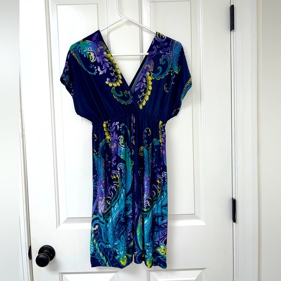 Women’s v-cut dress, size XL. Length 32”. Modern design blue purple - Picture 7 of 7